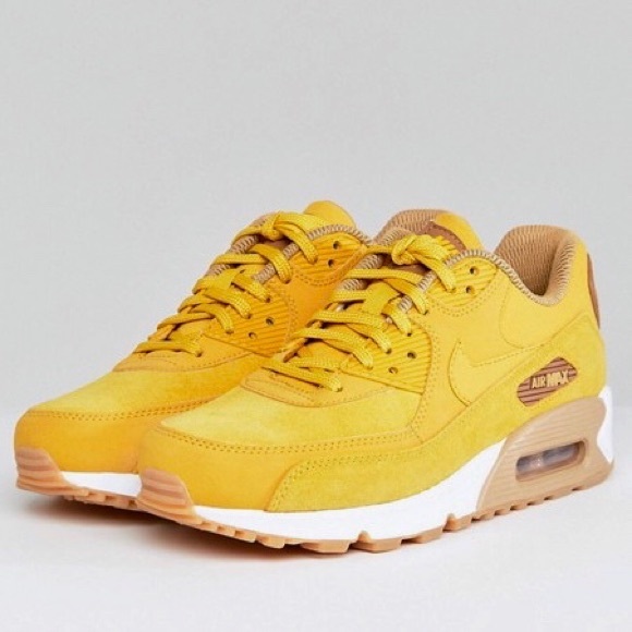 nike yellow suede trainers